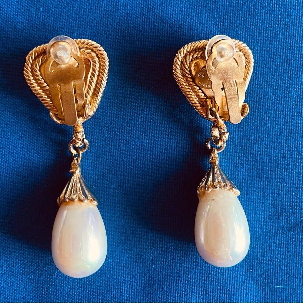 Vintage Chanel Pearl Drop Earrings - Picture 3 of 5